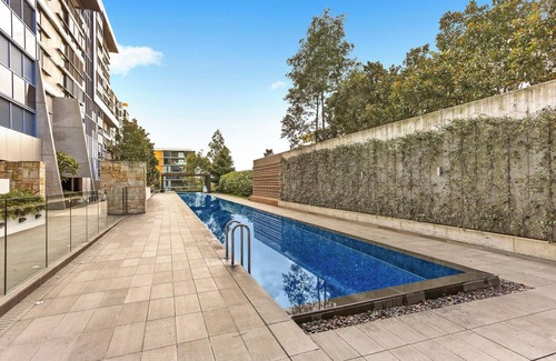 Camperdown Apartment | Camperdown 1 bdrm with car park, gym & pool