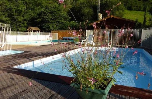 Louvie Juzon House | Camping 3 étoiles - Piscine - ccbaddc