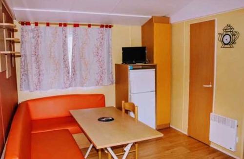 Verteillac House | Camping 3 étoiles - Piscine - eeefai
