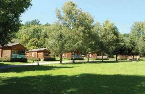 Correze House | Camping 3 étoiles - Piscine - eehihf