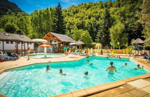 Florac House | Camping 3 étoiles - Piscine - efadfd
