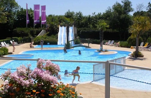 La Haye House | Camping 4 étoiles - Piscine - ccafgee