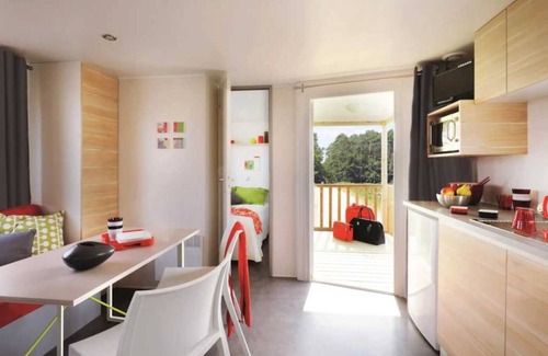Souillac House | Camping 4 étoiles - Piscine - ccbbgef