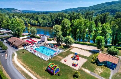 Souillac House | Camping 4 étoiles - Piscine - ccbbgef