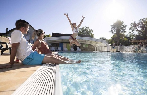 Thegra House | Camping 4 étoiles - Piscine - eeicab