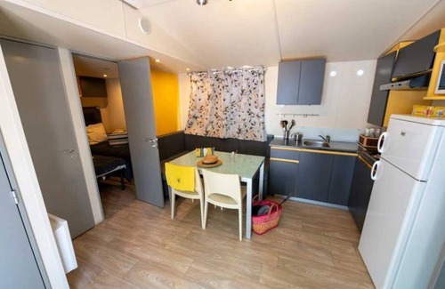 Die House | Camping 4 étoiles - Piscine - ccaific