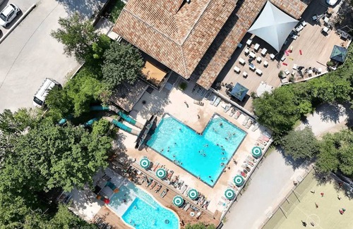 Die House | Camping 4 étoiles - Piscine - ccaific