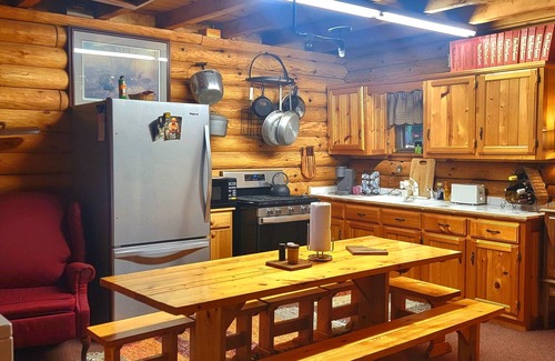 Ringgold Cabin | Camping at its finest! Bring your hunting party, sleeps 12ppl