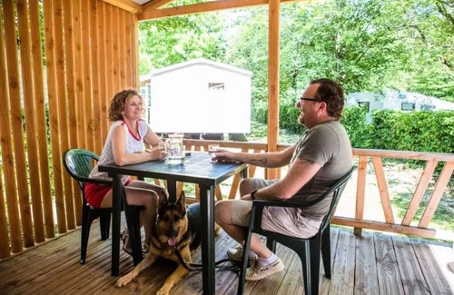 Saint-Pierre-d'Albigny Ski Chalet | Camping du Lac de Carouge * - Chalet Couples + 1 young child/PMR - 1 Bedroom - 2018 20 m2 2 to 3 people - 2 pers. included in the tariff
