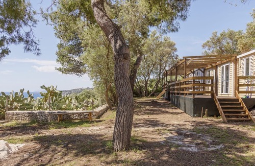 Santa Cesarea Terme RV Rental | Camping La Scogliera