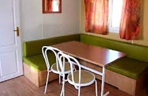 Ingrandes House | Camping Le Petit Trianon **** - Mobile Home 3 Rooms 4 Persons Classic