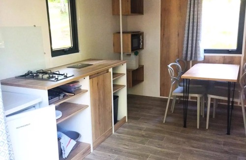 Saint-Gerons House | Camping Les Rives du lac Cantalès * - Cabin (without toilets) TITHOME 4 people