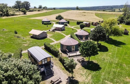 Target House | Camping maeva Escapades Domaine des Grandes Côtes * - Lodge des Bois 2 Rooms 2/4 People (2 adults + 2 children under 12 years old) Air-conditioned + Jacuzzi