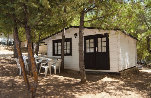 Iznajar RV Rental | Camping ValdeArenas