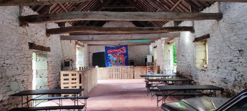 Motreff Other | Camping Vieilles Charrues Petit-déjeuner navette et priscine inclus dans le prix proche Carhaix