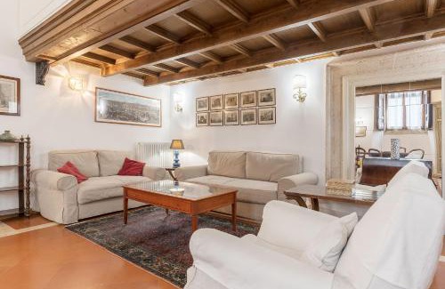 Rione XI Sant'Angelo Apartment | Campitelli Fascinating Apartment