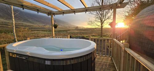 Glasgow Other | Campsie Luxury Pods with hot tub