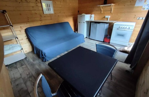 Leval House | Campsite Flower du Lac de la Seigneurie * - Equipped hut ideal for hikers (no sanitary facilities) 2 people