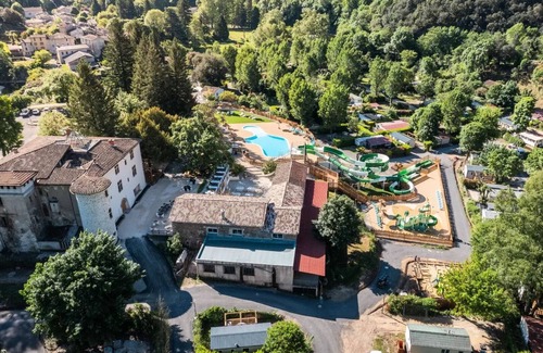 L'Estrechure House | Campsite maeva Escapades du Château de l'Hom * - Cottage Privilege 3 Rooms 4/6 People Air-conditioned + TV