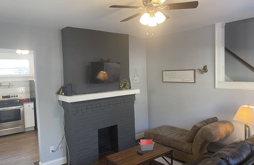 Columbus House | Campus Crest A (Cozy 2 bdrm Near Campus Townhouse)