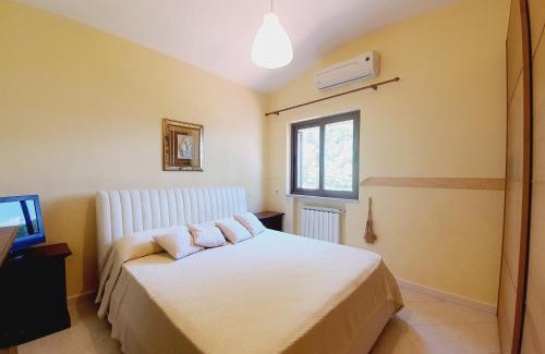 Fondi House | CAMPY - Villa con PISCINA a 100 mt dal mare