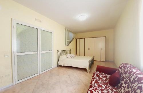 Fondi House | CAMPY - Villa con PISCINA a 100 mt dal mare