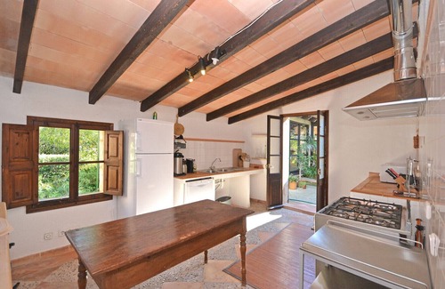 Petra Ski Chalet | Can Casta - Charming house in Petra town center, Mallorca