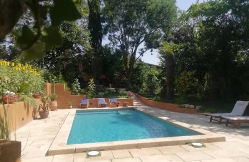 Cornella del Terri House | Can Japet
