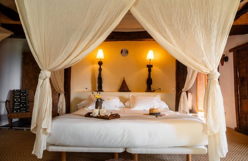 Sales de Llierca Hotel | Can Serola