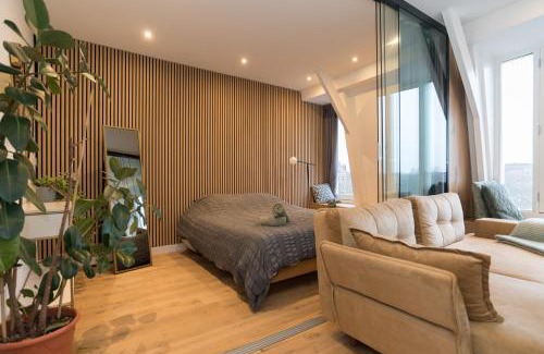 Museum Quarter Apartment | Canal view home in the center
