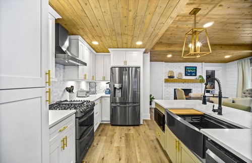 Mansfield House | Canary Cottage Lakehouse on Jackson Lake