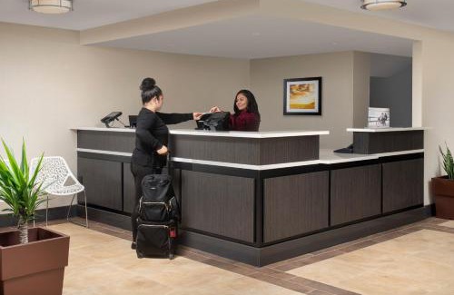 Alexandria West Hotel | Candlewood Suites Alexandria West by IHG