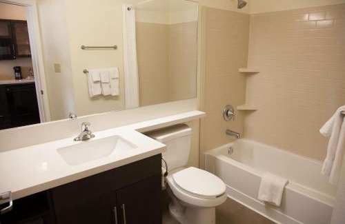 Alexandria Hotel | Candlewood Suites Alexandria by IHG