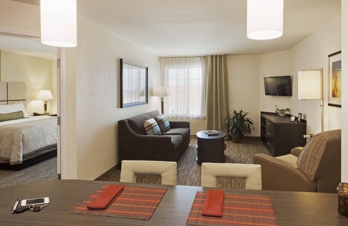 Pricedale Hotel | Candlewood Suites Belle Vernon by IHG