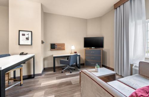 Bordentown Hotel | Candlewood Suites Bordentown-Trenton by IHG