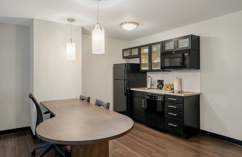 Cookeville Hotel | Candlewood Suites Cookeville by IHG