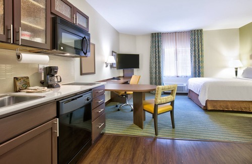 Fort Worth Hotel | Candlewood Suites DFW South by IHG