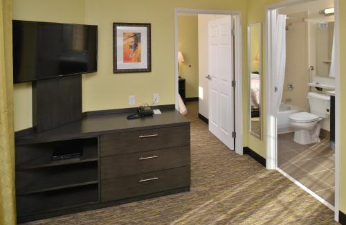 Eugene Hotel | Candlewood Suites Eugene Springfield by IHG