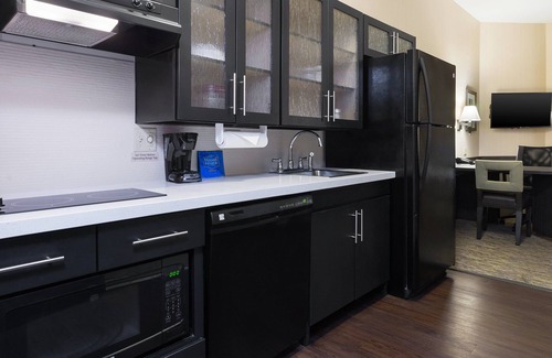 Mercer Hotel | Candlewood Suites Grove City - Outlet Center by IHG