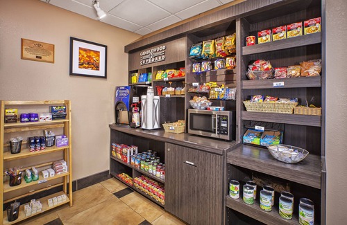 Castleton Hotel | Candlewood Suites Indianapolis by IHG