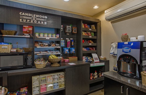 Watterson Park Hotel | Candlewood Suites Louisville Airport by IHG