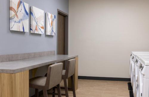 East Mesa Hotel | Candlewood Suites Mesa - Phoenix East by IHG