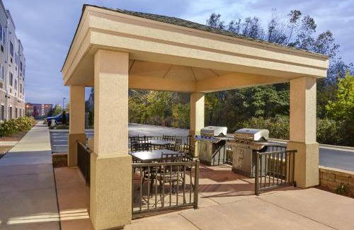 Oak Creek Hotel | Candlewood Suites Milwaukee Airport - Oak Creek by IHG