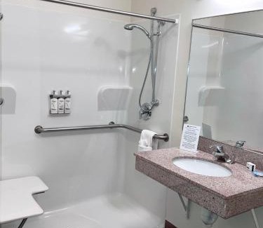 Olathe Hotel | Candlewood Suites Olathe by IHG
