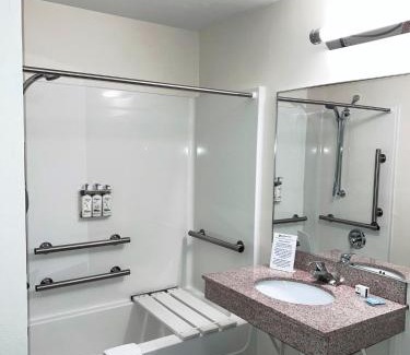Olathe Hotel | Candlewood Suites Olathe by IHG
