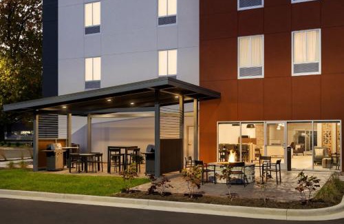 Orange Hotel | Candlewood Suites Orange by IHG