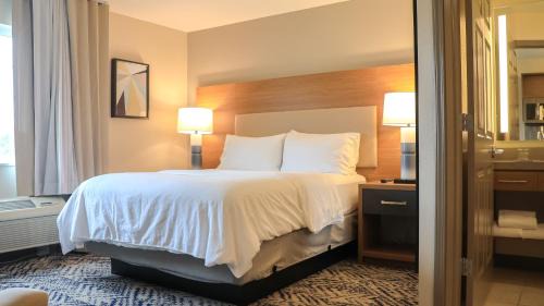 Orange Prairie Hotel | Candlewood Suites - Peoria at Grand Prairie by IHG