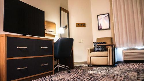 Orange Prairie Hotel | Candlewood Suites - Peoria at Grand Prairie by IHG
