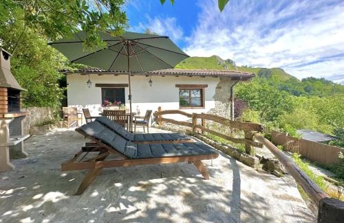 Peruyes House | CANGAS DE ONIS RURAL HOUSE WITH VIEWs