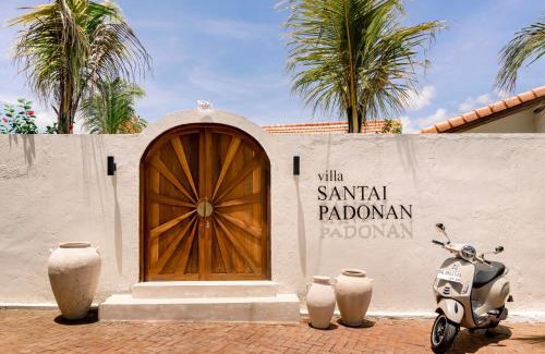 Padonan Villa | Canggu 14 Guests 7 Bedrooms Daily Breakfast & Service Huge Private Pool & Garden!